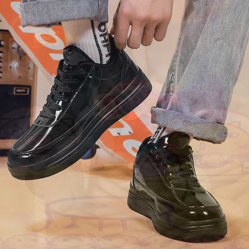 Luxury Lifestyle Goods - Boots Size 33 Tennis Women's Shoes