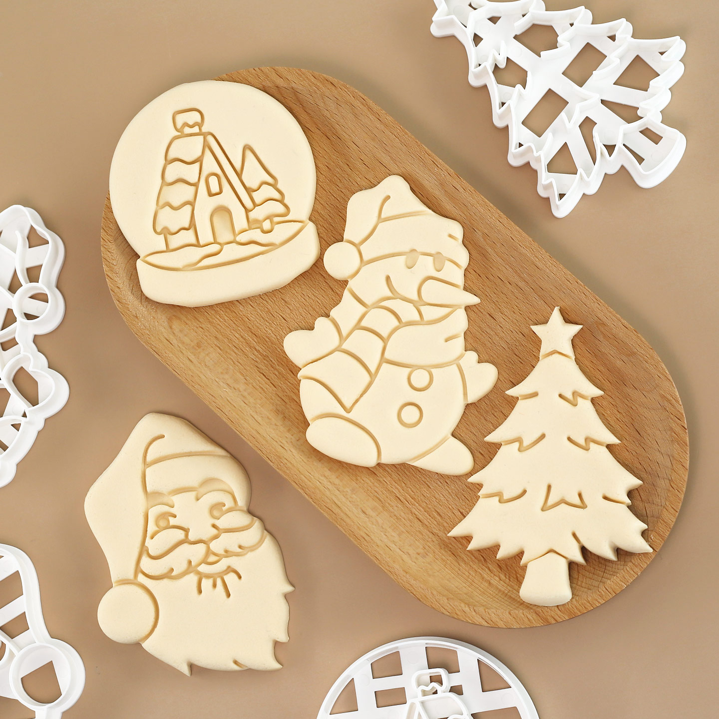 4 Pcs Christmas Cookie Cutter  - огляд і ціна Crystal Ball Decor