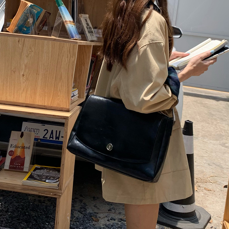CGCBAG Vintage Lage Capacity M - огляд і ціна Luxury Lifestyle